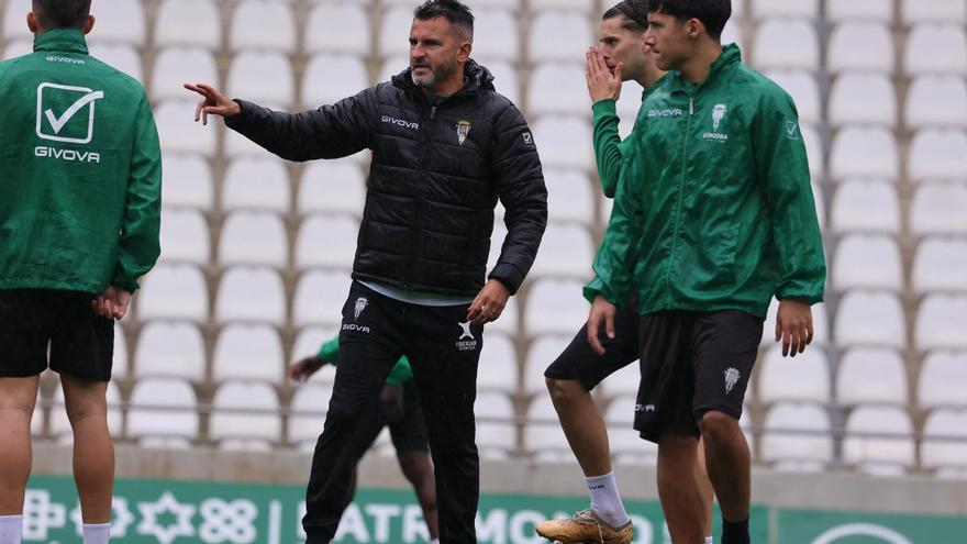 Iván Ania, técnico del Córdoba CF: &quot;Tenemos que salir a ganar en Mérida para seguir metiendo presión&quot;