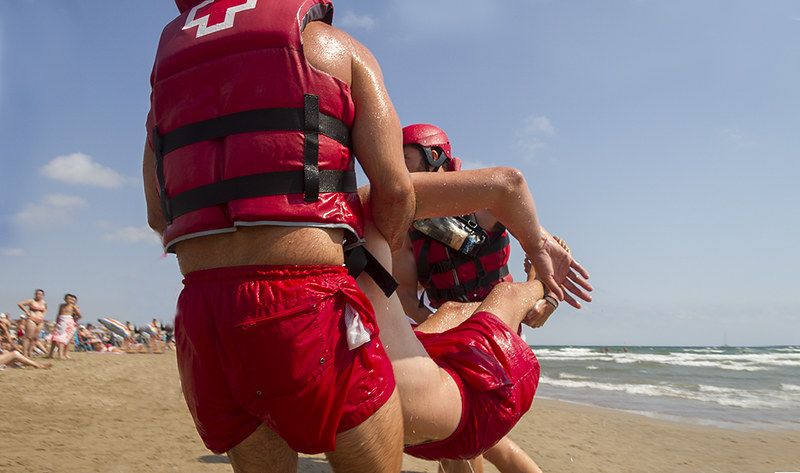 Cruz Roja en las playas de Canarias en Semana Santa
