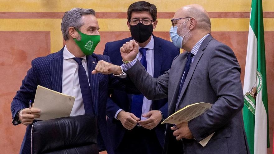 El Gobierno andaluz sella con Vox el acuerdo para aprobar los presupuestos