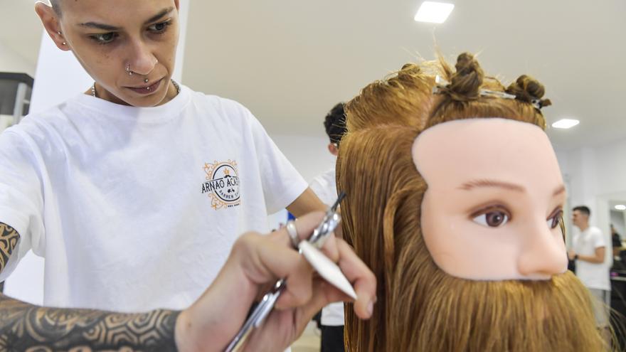 Academia de barbería y peluquería Arnao, en Telde