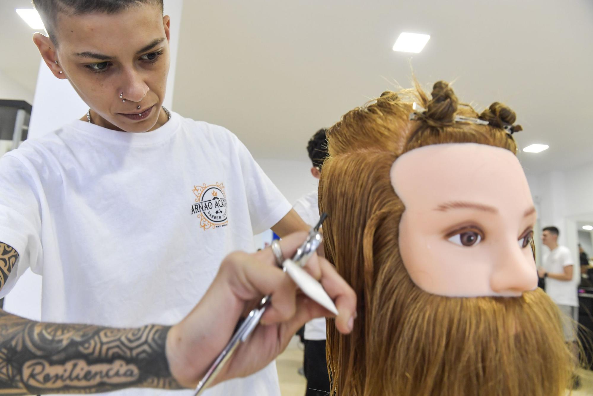 Academia de barbería y peluquería Arnao, en Telde