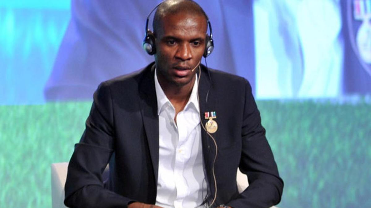 Eric Abidal alabó a Leo Messi