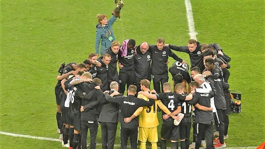 Lucas Torró pierde a su hermano y le rinde homenaje jugando el partido de la Europa League