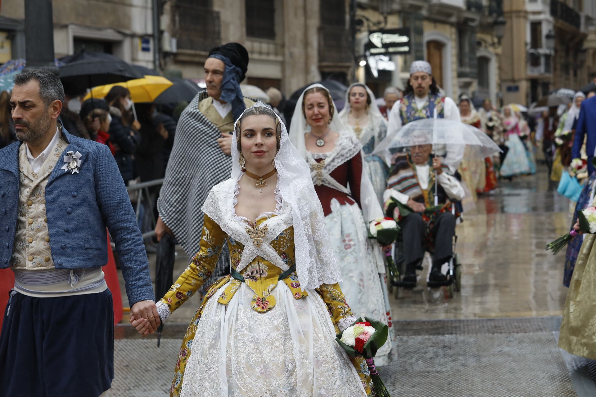 Búscate en el primer día de ofrenda por la calle Quart (entre las 18:00 a las 19:00 horas)