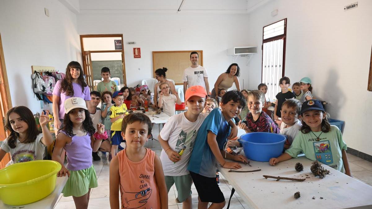 Los jóvenes participantes comenzaron este lunes en el albergue del Termet la novedosa escuela de verano.