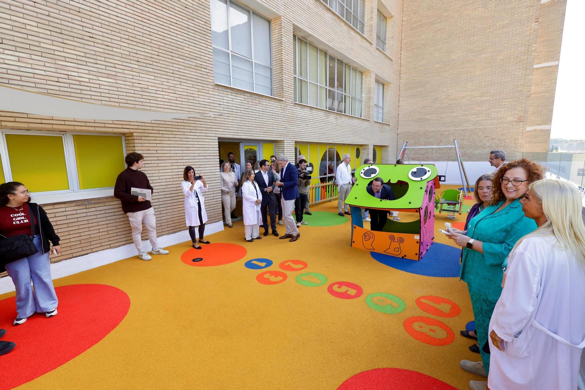 El hospital Materno-Infantil de Zaragoza estrena una nueva terraza para los más pequeños