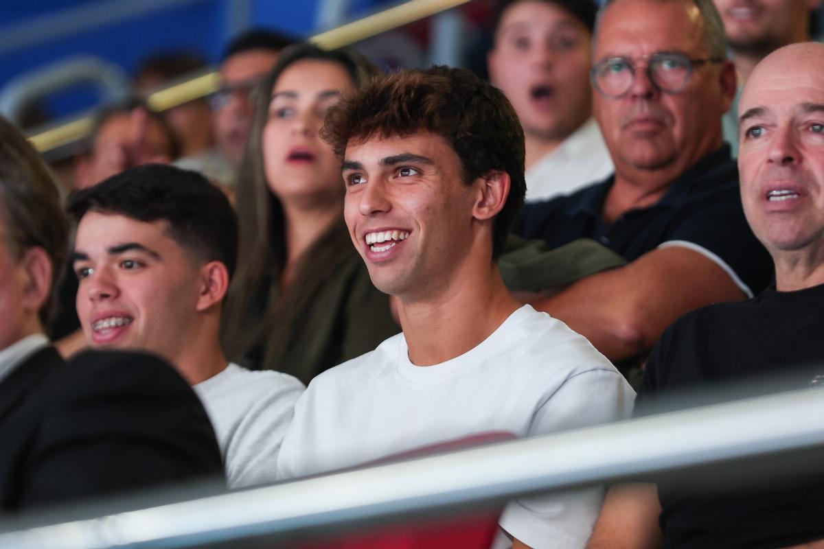 El gesto de Joao Félix que enamora al barcelonismo... ¡Ya es un culé más en el Palau disfrutando del balonmano!