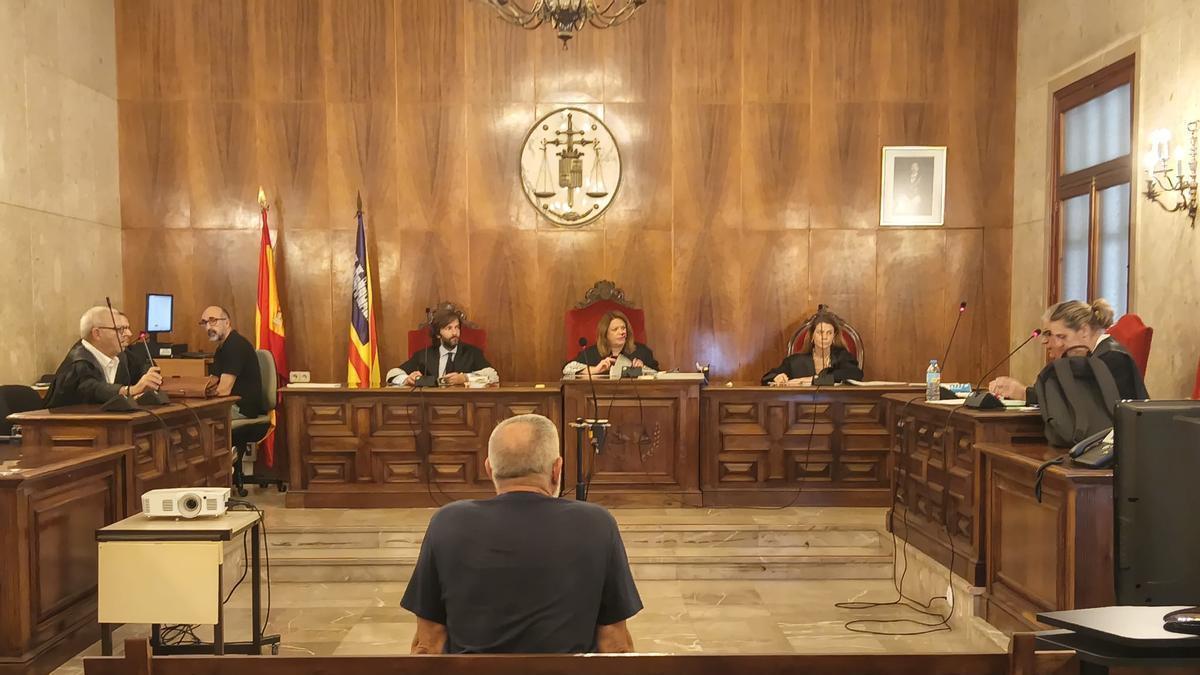 El hombre condenado, ayer en la vista celebrada en la Audiencia Provincial de Palma.