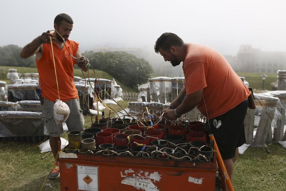 Mil kilos de pólvora listos para los fuegos de Gijón