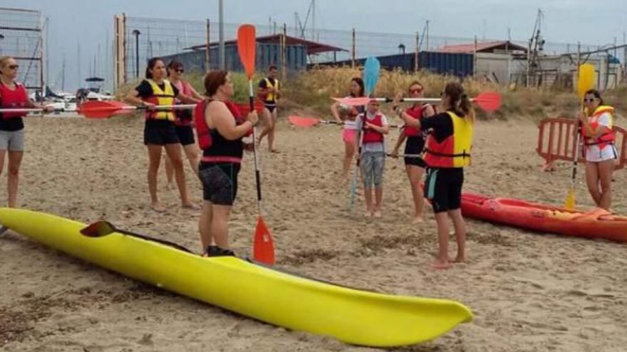 Algunas participantes en el bautismo de kayak.