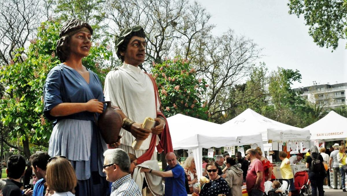 Sant Jordi 2023 a Cornellà: activitats i parades de llibres i roses