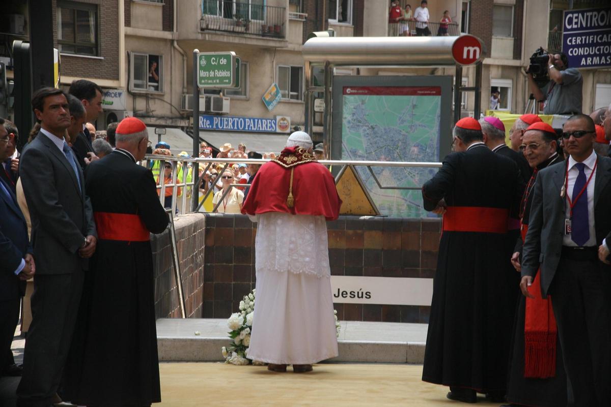 El Papa, en la estación de Jesús