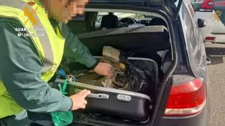 Se da a la fuga a toda velocidad en Zamora con un fardo de 33 kilos de hachís escondido en el maletero