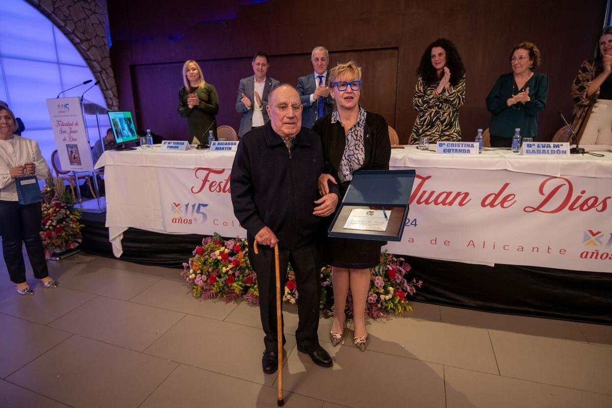 Miguel Mira Cremades, profesional de mayor edad