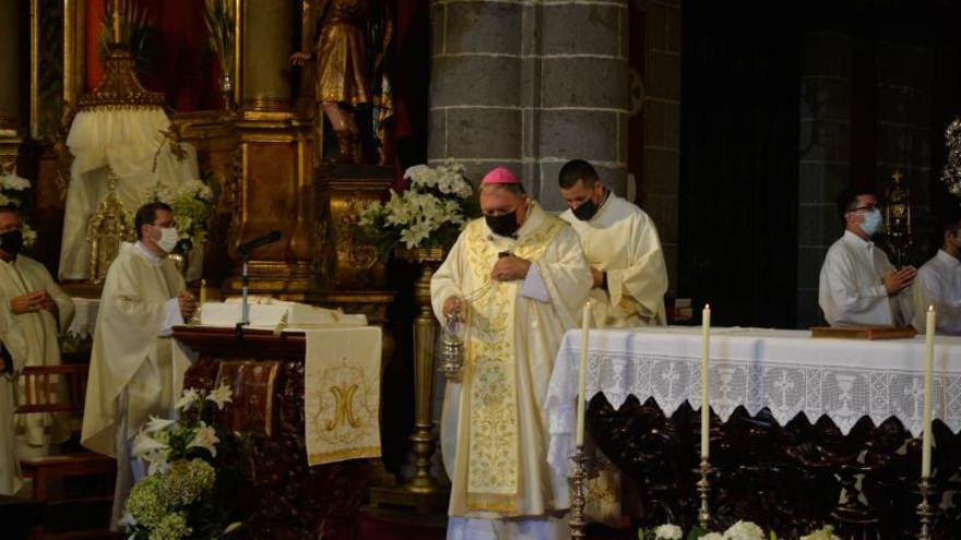 Día grande del Pino, honores a la virgen