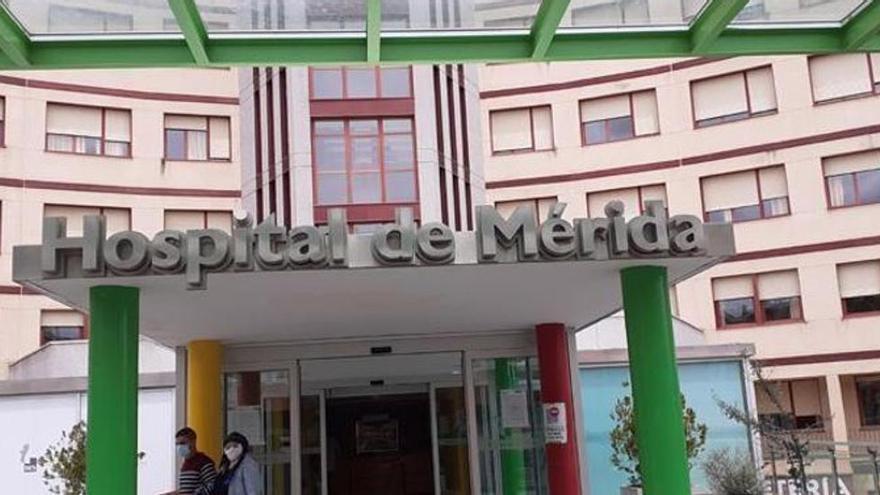 Una joven que iba en patinete, trasladada al hospital de Mérida tras colisionar con un coche