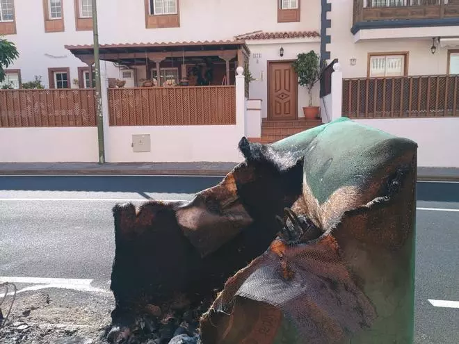 Incidentes vandálicos en Caletillas: quema de contenedores y un vehículo