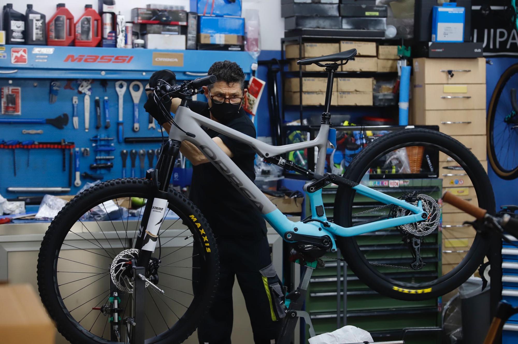 Las imágenes de la recogida de dorsales de la MTB Guzmán el Bueno