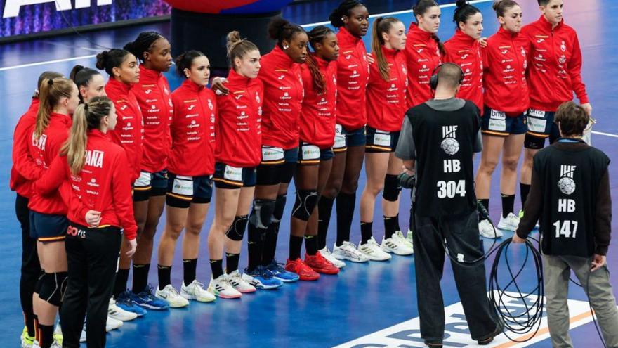 La selección española, antes de comenzar el partido. | RFEBM