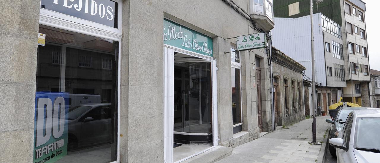 Fachada del antiguo comercio La Moda.