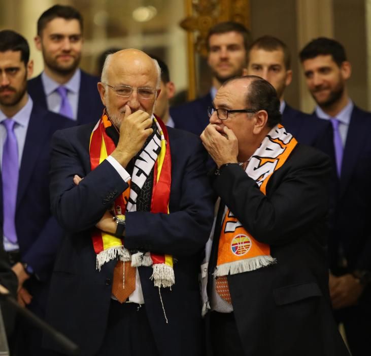 Celebración del triunfo en la Eurocup del Valencia Basket en València