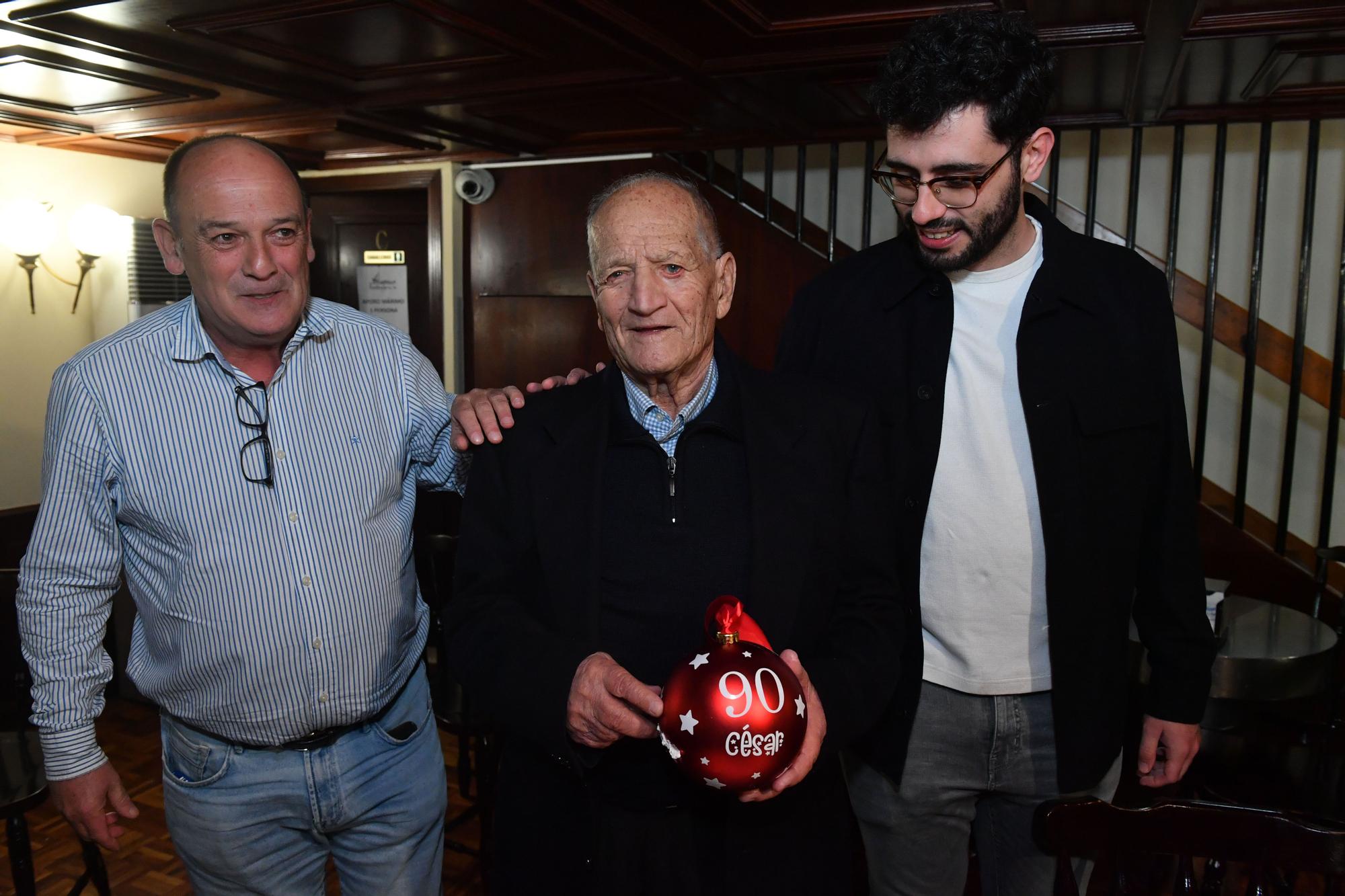 César Bonilla cumple 90 años y lo celebra en el local más antiguo de Bonilla a la Vista que funciona en A Coruña