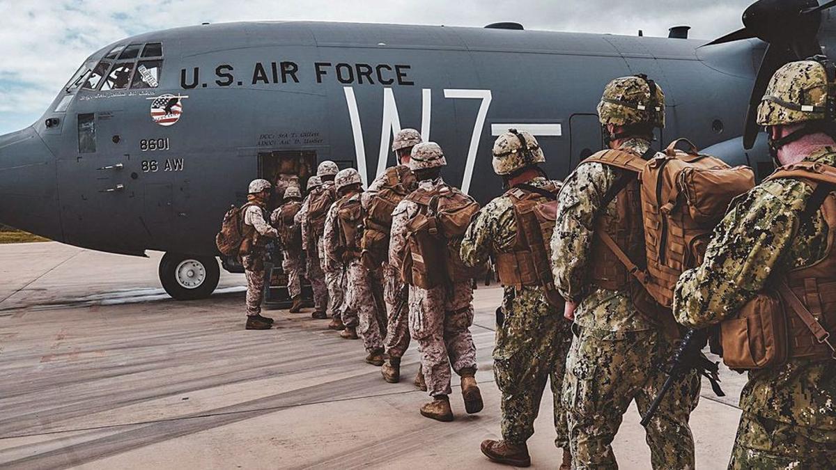 Imagen de archivo de marines estadounidenses asignados a la Fuerza de Combate Expedicionaria de la Armada Europa-África que viajaron a Malí en abril