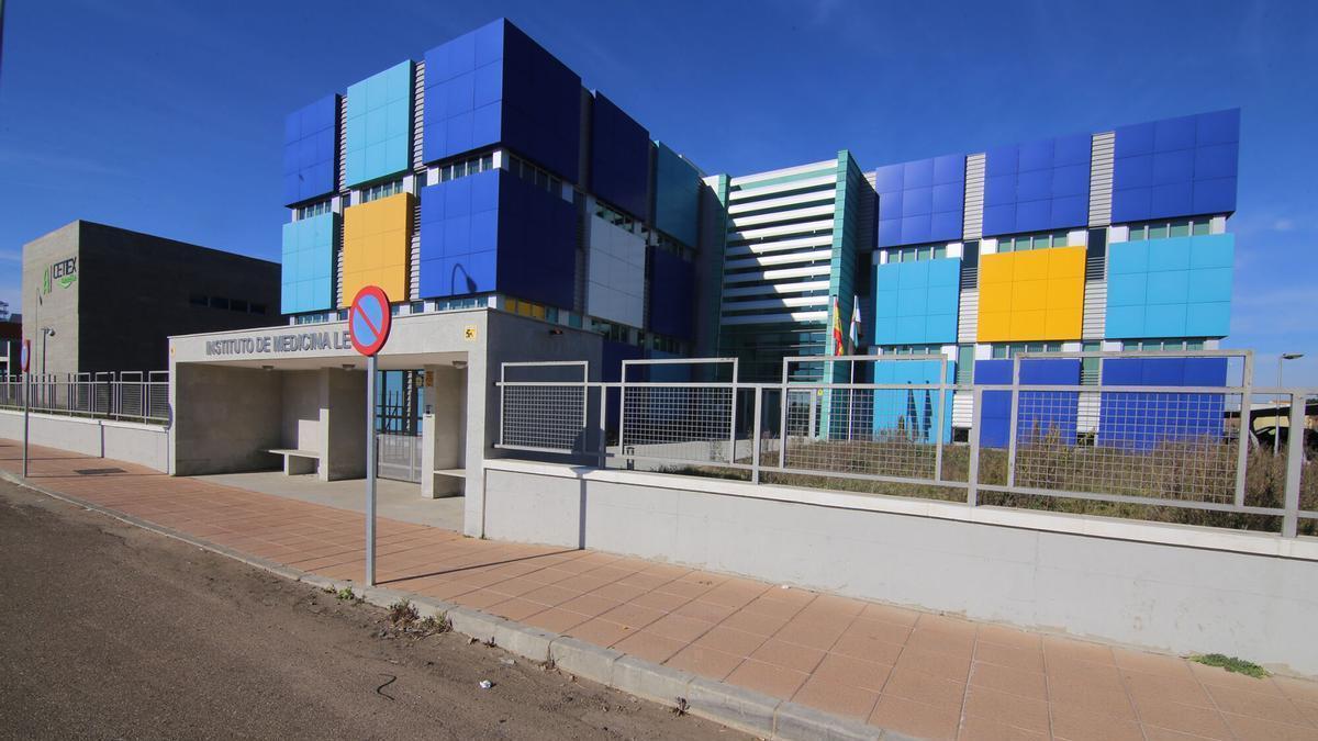 Fachada del Instituto de Medicina Legal de Badajoz.