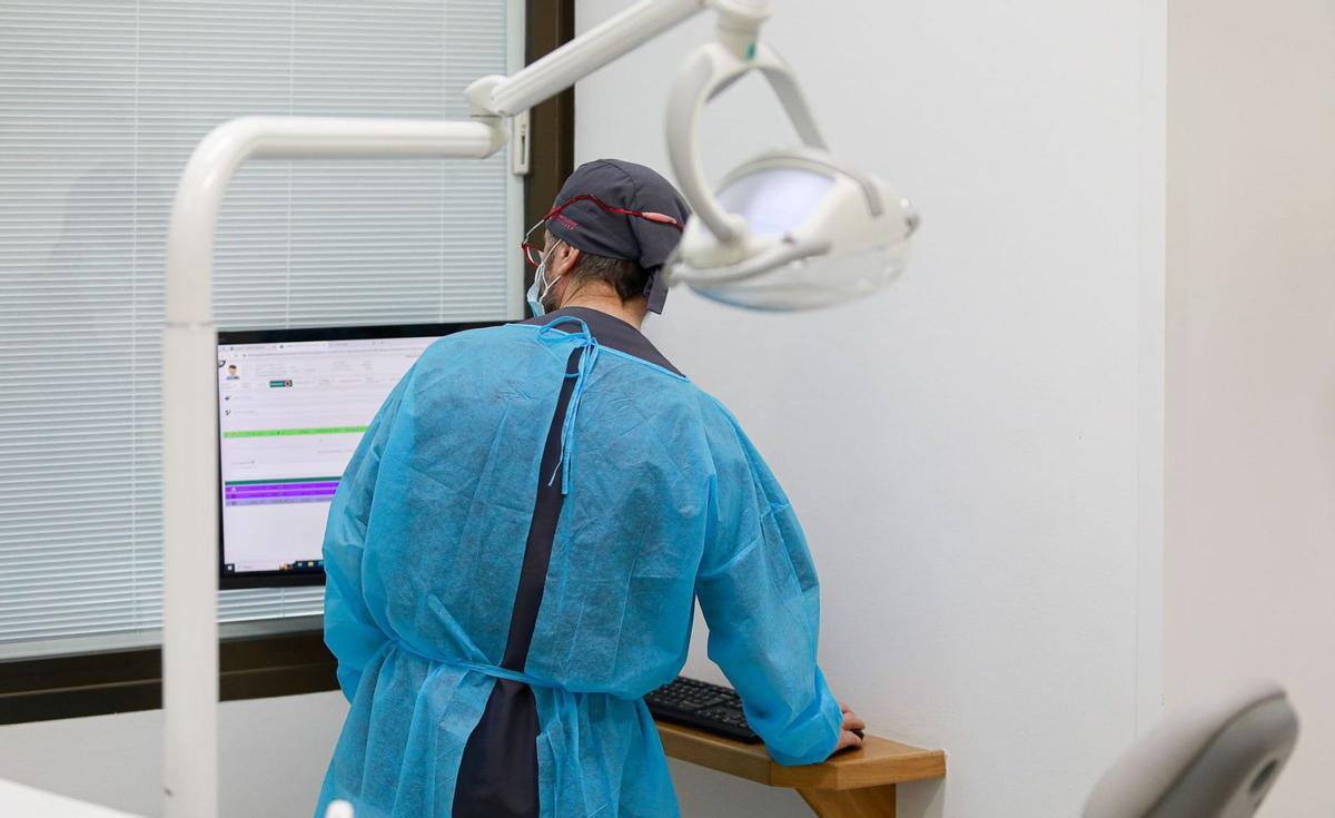 La tecnología ya está incorporada en las clínicas dentales de Ibiza. | TONI ESCOBAR / CLÍNICA DENTAL MAYANS