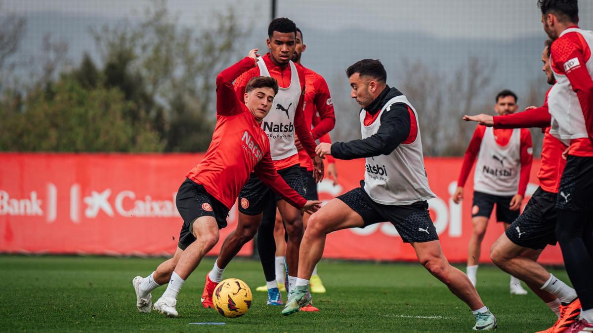 Torre, Solís i Borja García durant l'entrenament d'ahir a la Vinya