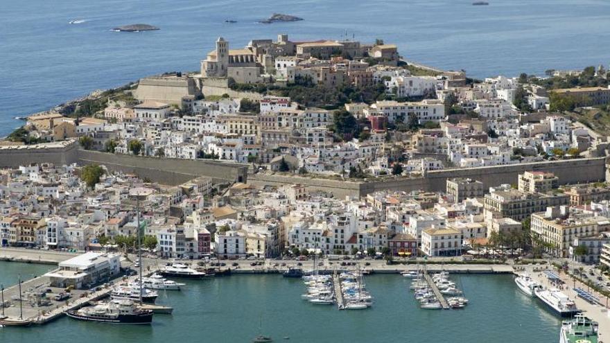 Vista aérea de parte de la ciudad de Ibiza