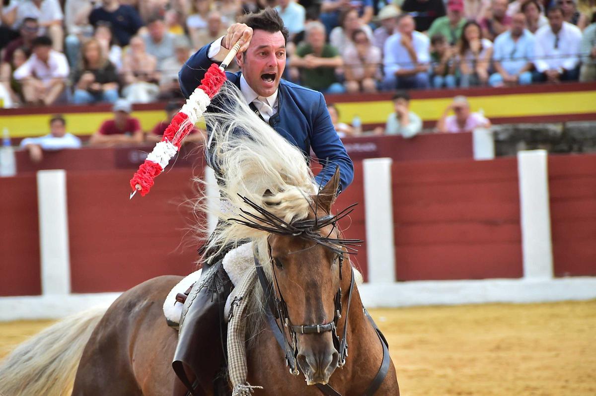 Fotogalería | Las imágenes de la corrida de rejones de la feria de Plasencia Fotogalería | Las imágenes de la corrida de rejones de la feria de Plasencia