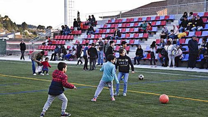 Portes obertes al nou camp de futbol el mes de març passat