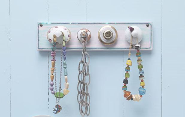 Percheros para collares y pulseras sale