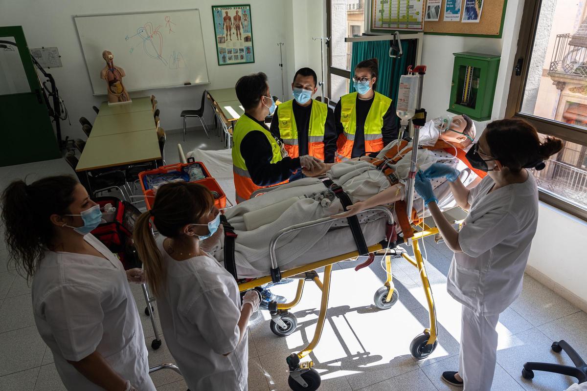 Estudios FP Clase de grado medio de Emergencias Sanitarias y Enfermería.