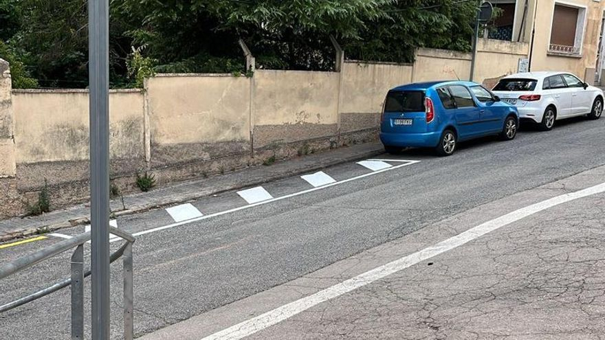 Queixa per la pèrdua d’una desena de places per aparcar a Manresa