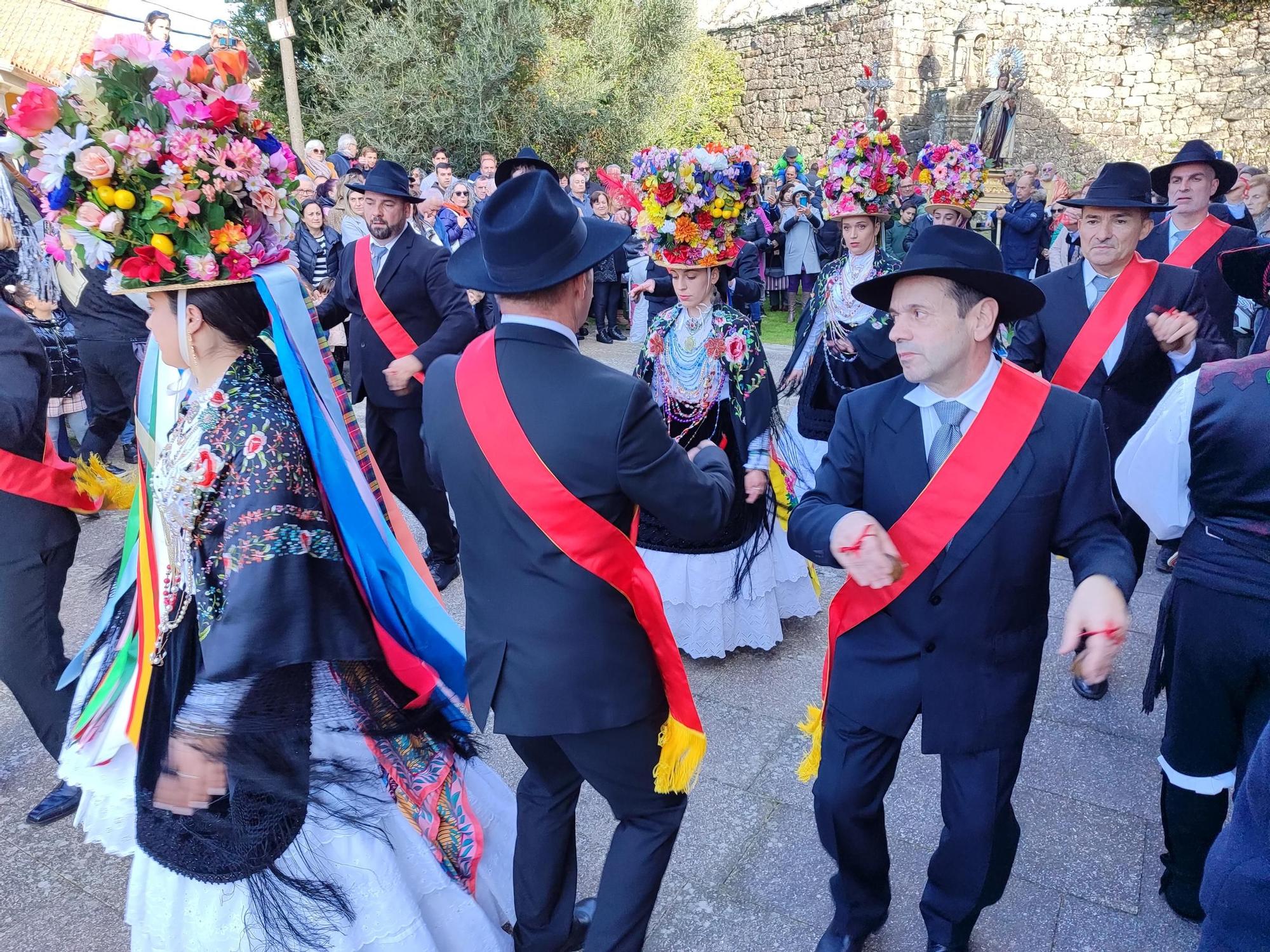 La Danza de las Flores conquista Aldán