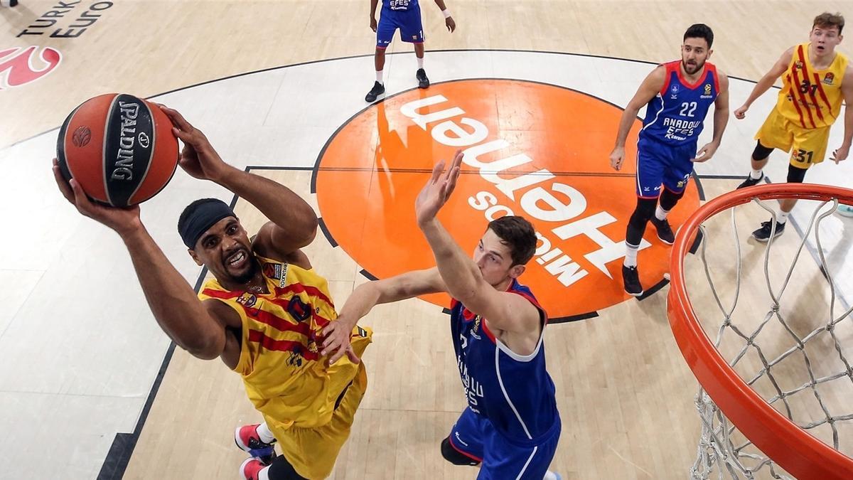 El Barça necesitará la mejor versión de Davies para ayudar al Barça ante el Anadolu Efes