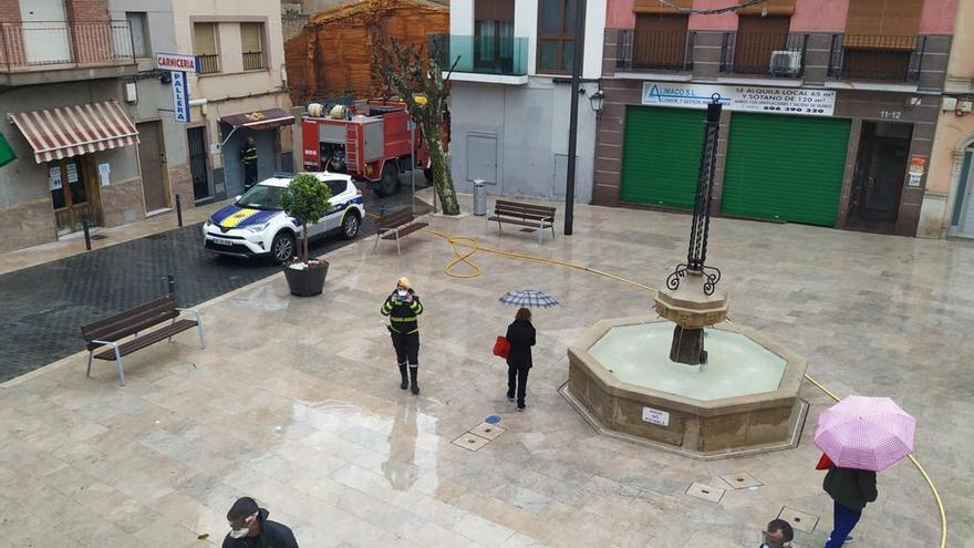 La UME visita las calles de Agost para combatir al coronavirus