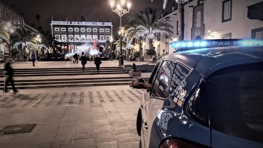 La Policía Local de Las Palmas de Gran Canaria denuncia a 29 personas por saltarse el toque de queda