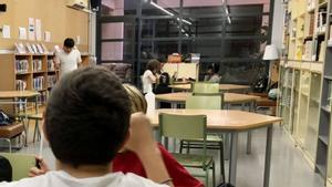 Un institut de BCN demana una biblioteca professionalitzada