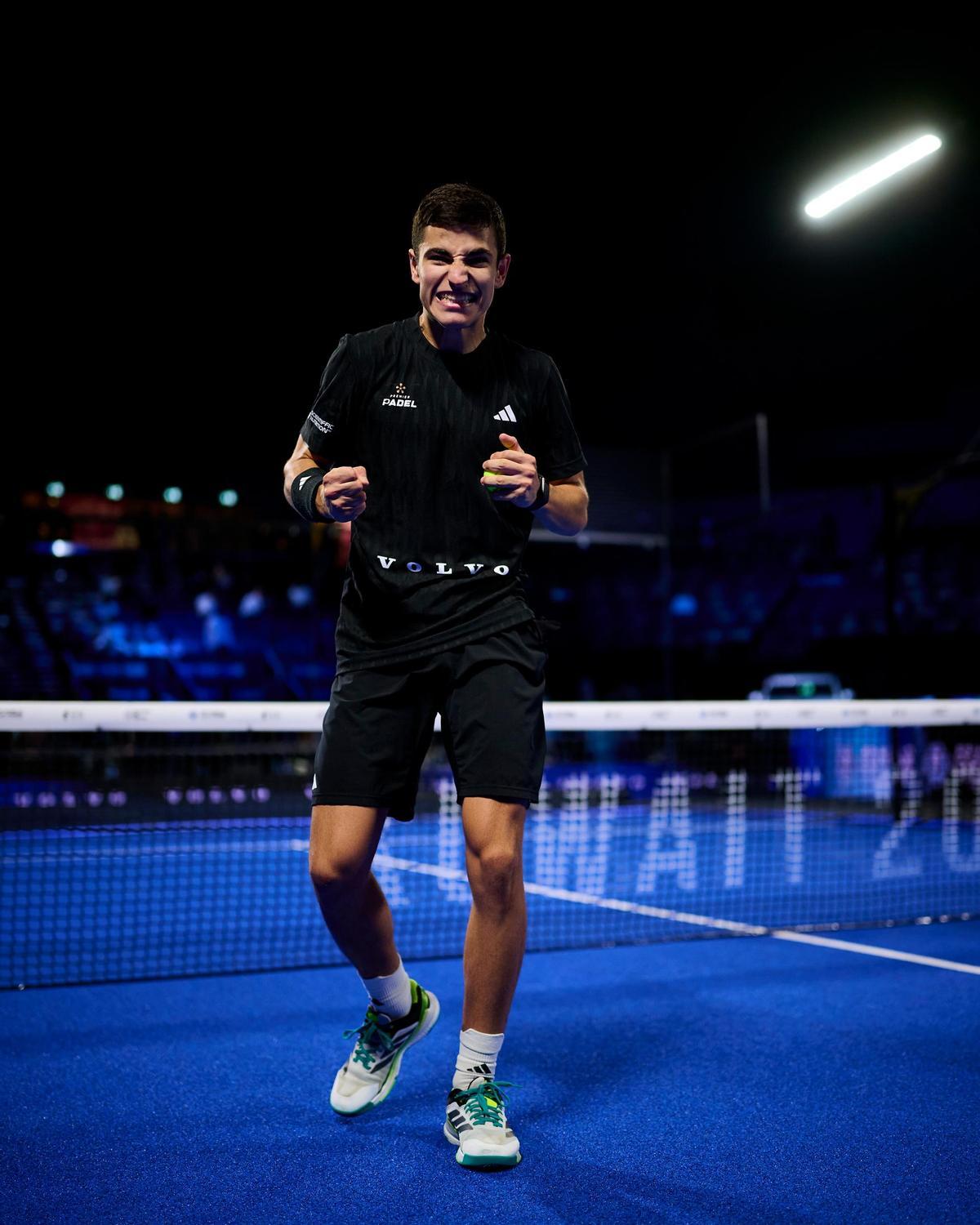 Gala celebra el triunfo en el Mundial de Kuwait