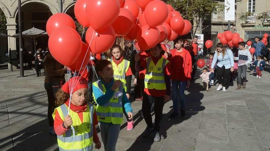 Los niños fueron los protagonistas del acto organizado por Asampo. // R.V.