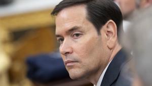 Un impostor usa la IA para hacerse pasar por Marco Rubio en busca de información sensible