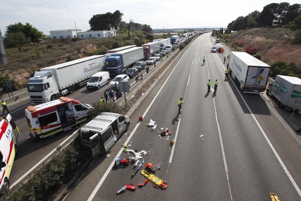 Accidente en la A-7 en Moncada y retenciones kilométricas