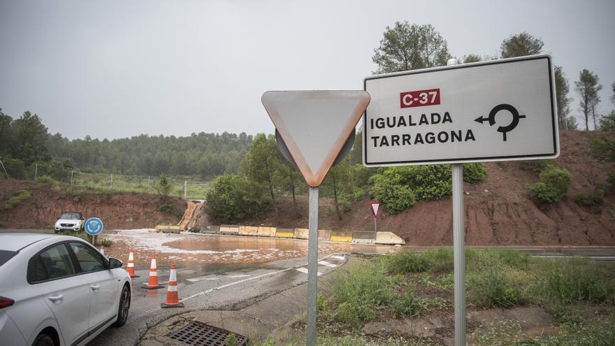 Reobren la C-37, a Sant Salvador de Guardiola, que havia estat tallada 24 hores per un despreniment