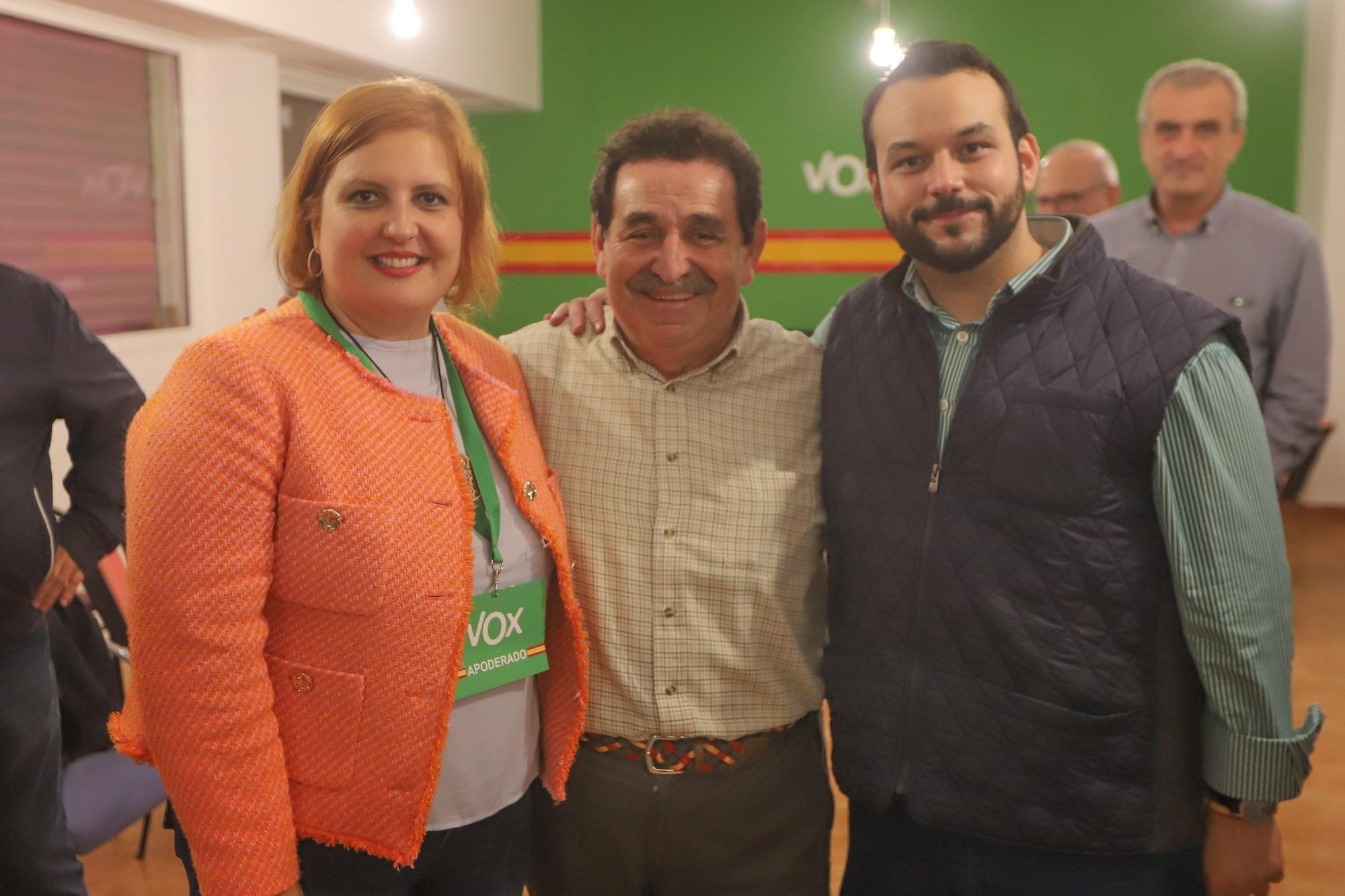 PP y VOX celebran sus resultados electorales en Orihuela