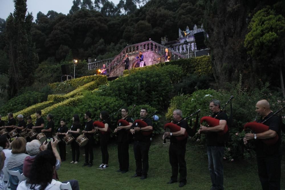 El hechizo de Carlos Núñez en el pazo de Santa Cruz