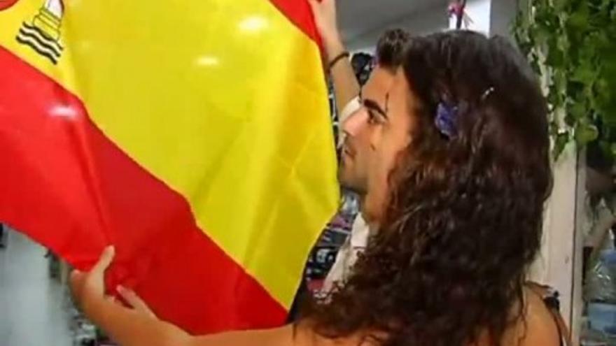 Los españoles se preparan para ver el partido en casa