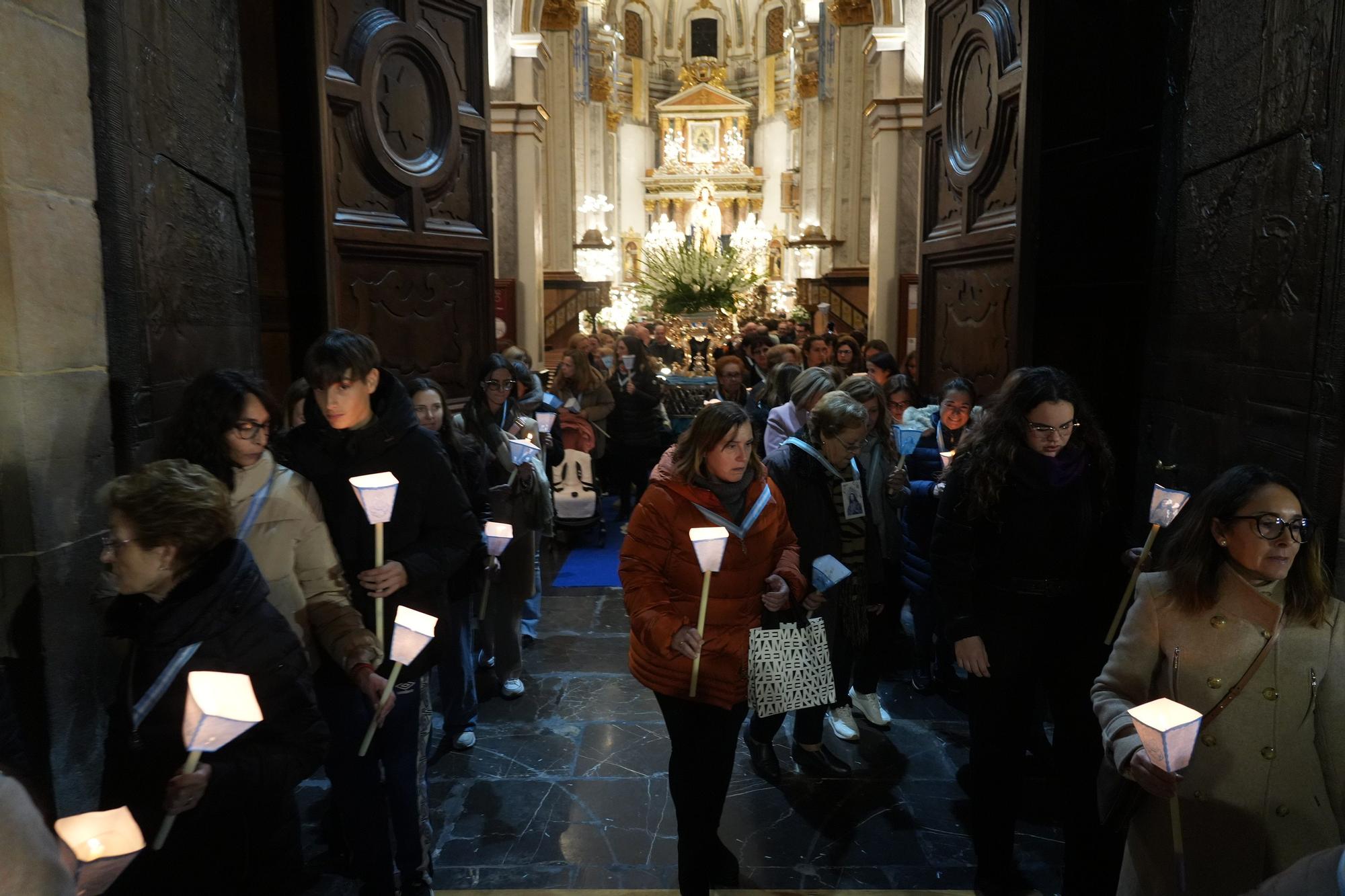 La procesión del 'farolet' cierra las fiestas de las purisimeras en Vila-real